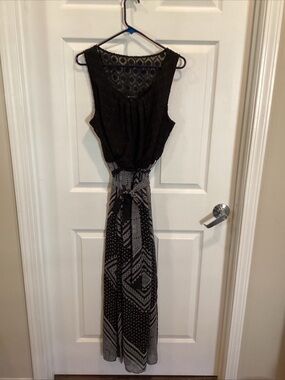 Black & Gray Patterned Sleeveless Maxi Dress